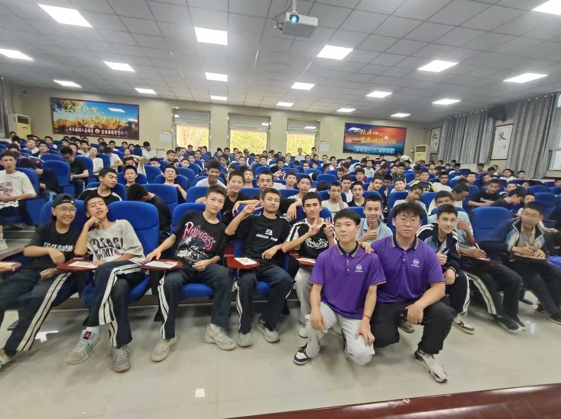 ϵ߅磬ľWڡl ഺnMУ@