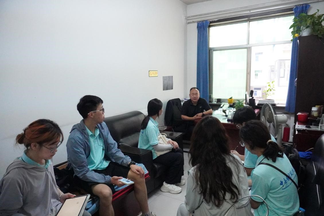 采訪延安市果業局主任